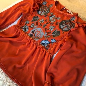 Adorable Bright burnt orange blouse (M)